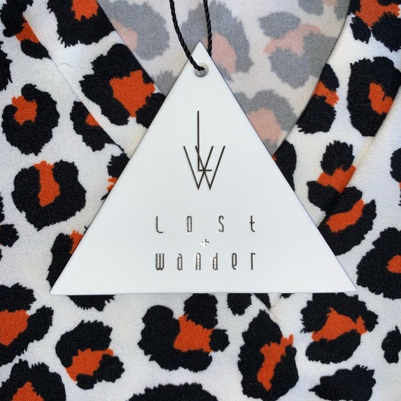 Lost + Wander Leopard Print V-Neck Top Size Medium - Picture 7 of 11